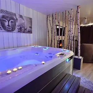 https://les-balcons-du-molliebon.hotels-rhonealpes.com