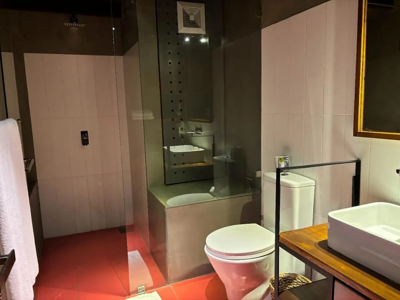 Lake Avenue Hotel Канди 0*,  Шри-Ланка